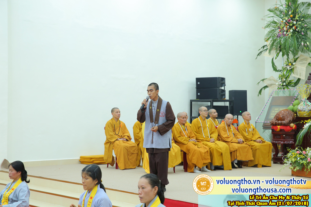 hinh-anh-le-tri-an-ong-ba-cha-me-va-su-truong-ngay-21-7-2018-chua-quan-the-am-duc-trong-lam-dong-54.jpg