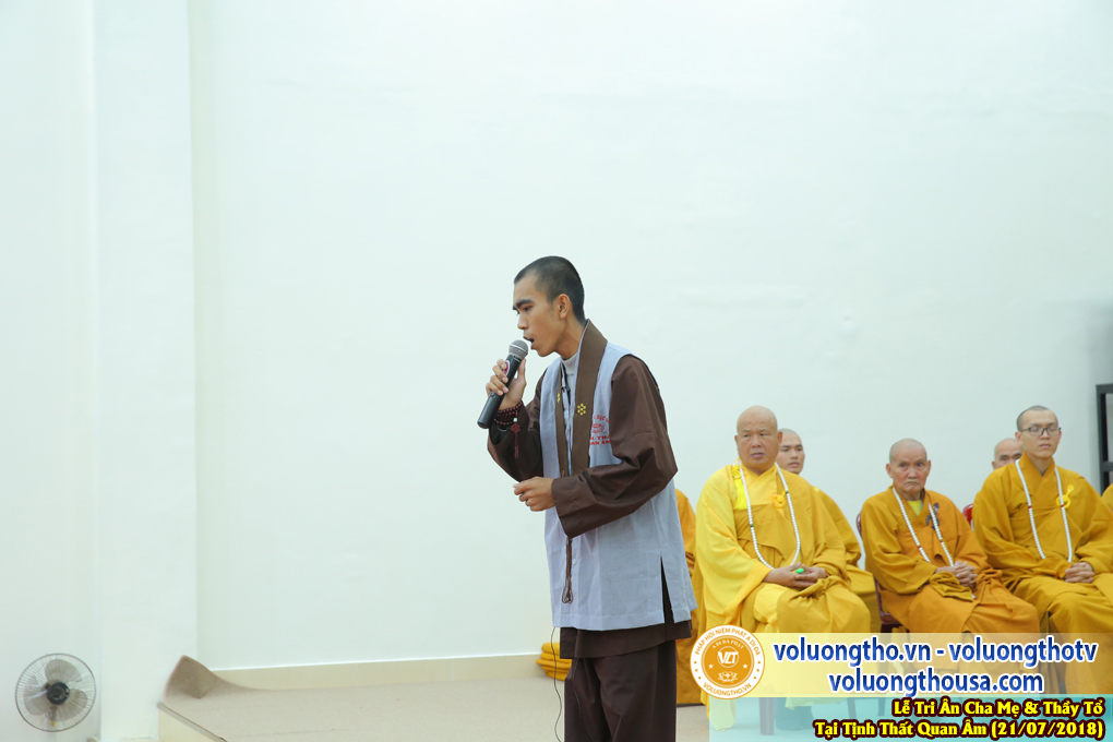 hinh-anh-le-tri-an-ong-ba-cha-me-va-su-truong-ngay-21-7-2018-chua-quan-the-am-duc-trong-lam-dong-55.jpg