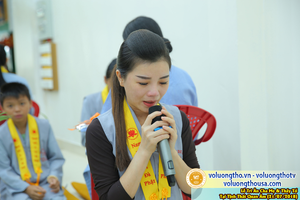 hinh-anh-le-tri-an-ong-ba-cha-me-va-su-truong-ngay-21-7-2018-chua-quan-the-am-duc-trong-lam-dong-81.jpg