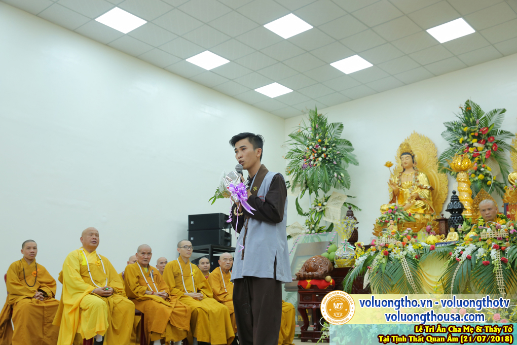 hinh-anh-le-tri-an-ong-ba-cha-me-va-su-truong-ngay-21-7-2018-chua-quan-the-am-duc-trong-lam-dong-88.jpg
