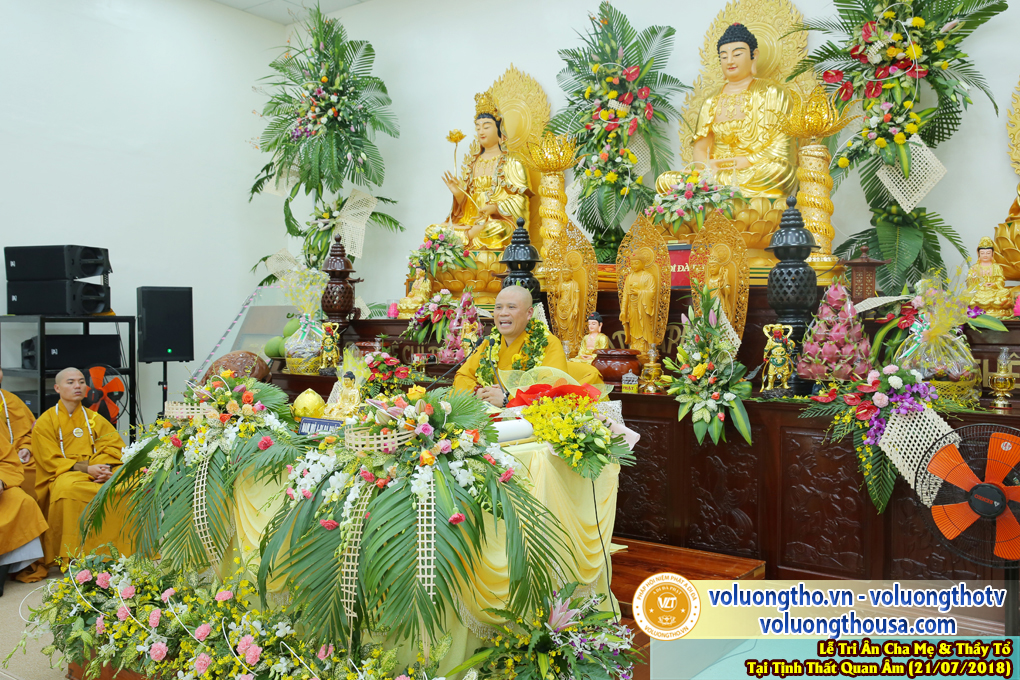 hinh-anh-le-tri-an-ong-ba-cha-me-va-su-truong-ngay-21-7-2018-chua-quan-the-am-duc-trong-lam-dong-92.jpg
