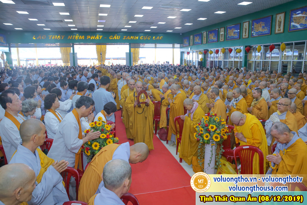 hinh-anh-le-via-duc-phat-a-di-da-tai-chua-quan-the-am-ngay-13-11-ky-hoi-chua-quan-the-am-duc-trong-lam-dong-19.jpg