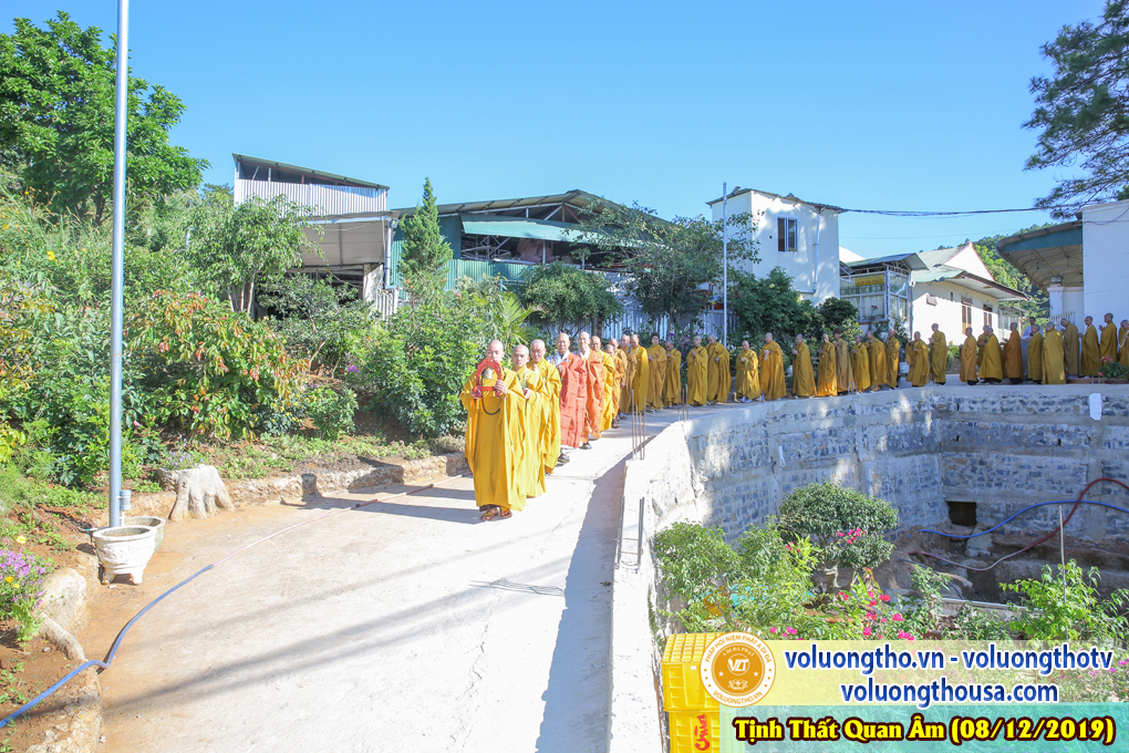 hinh-anh-le-via-duc-phat-a-di-da-tai-chua-quan-the-am-ngay-13-11-ky-hoi-chua-quan-the-am-duc-trong-lam-dong-2.jpg