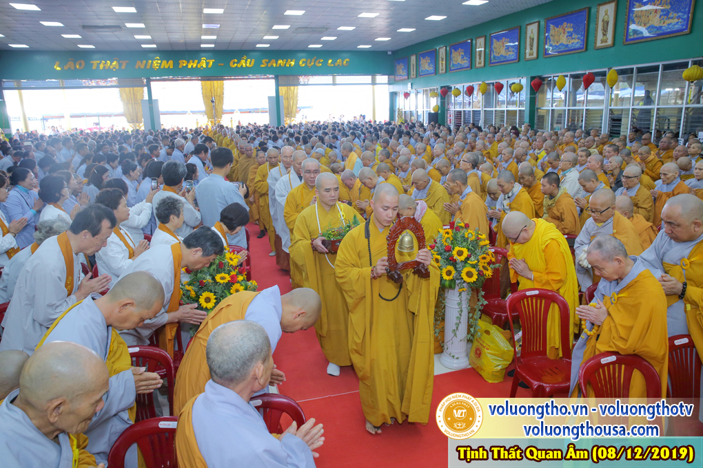 hinh-anh-le-via-duc-phat-a-di-da-tai-chua-quan-the-am-ngay-13-11-ky-hoi-chua-quan-the-am-duc-trong-lam-dong-20.jpg