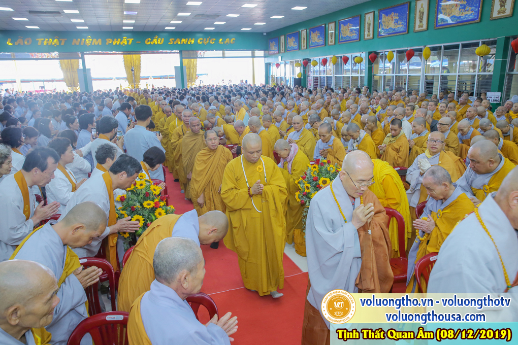 hinh-anh-le-via-duc-phat-a-di-da-tai-chua-quan-the-am-ngay-13-11-ky-hoi-chua-quan-the-am-duc-trong-lam-dong-22.jpg