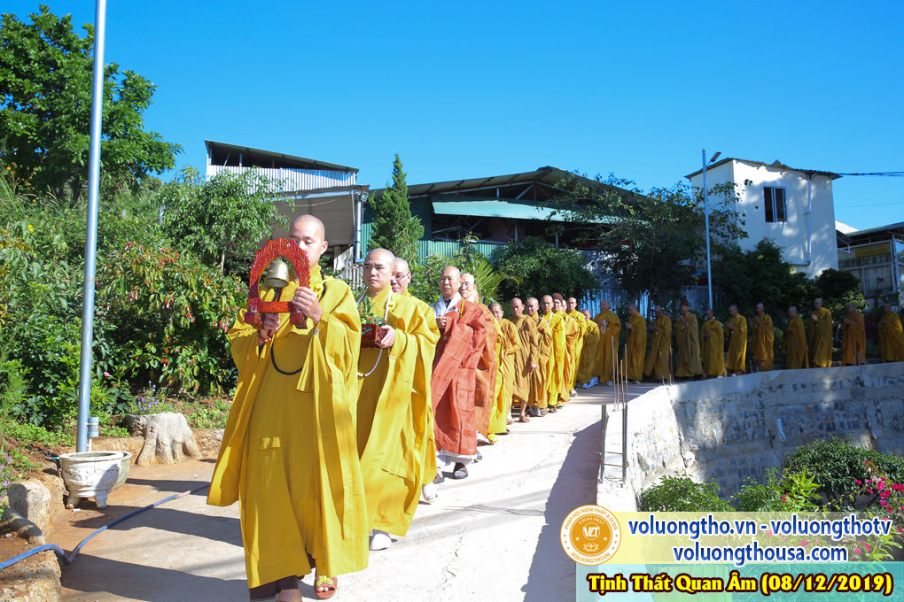 hinh-anh-le-via-duc-phat-a-di-da-tai-chua-quan-the-am-ngay-13-11-ky-hoi-chua-quan-the-am-duc-trong-lam-dong-3.jpg