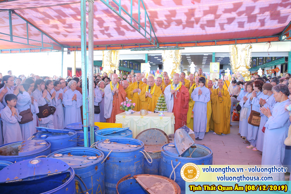 hinh-anh-le-via-duc-phat-a-di-da-tai-chua-quan-the-am-ngay-13-11-ky-hoi-chua-quan-the-am-duc-trong-lam-dong-74.jpg