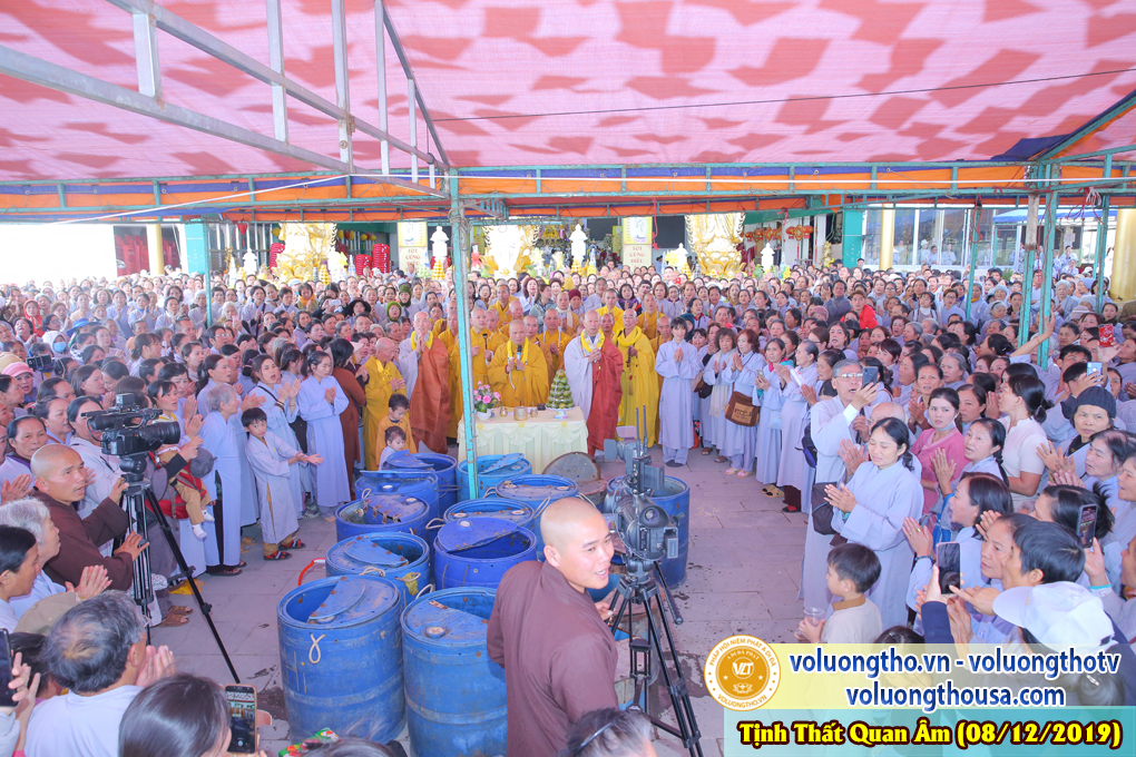 hinh-anh-le-via-duc-phat-a-di-da-tai-chua-quan-the-am-ngay-13-11-ky-hoi-chua-quan-the-am-duc-trong-lam-dong-79.jpg