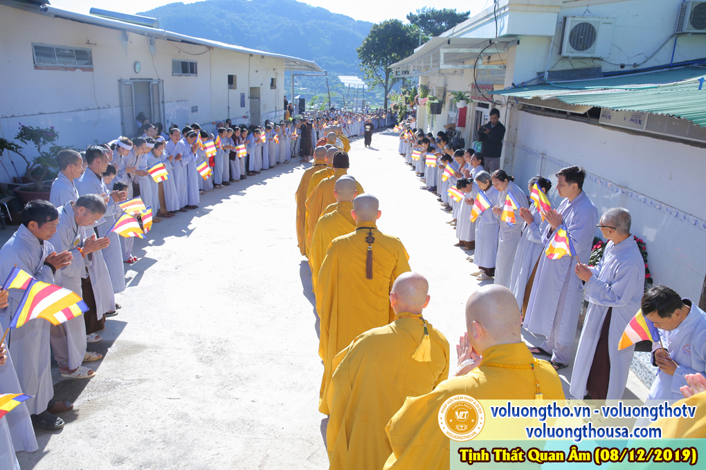 hinh-anh-le-via-duc-phat-a-di-da-tai-chua-quan-the-am-ngay-13-11-ky-hoi-chua-quan-the-am-duc-trong-lam-dong-8.jpg