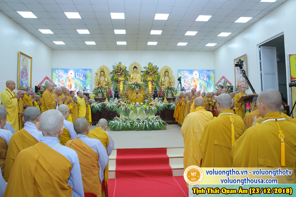 hinh-anh-le-via-duc-phat-a-di-da-tai-chua-quan-the-am-ngay-17-11-mau-tuat-chua-quan-the-am-duc-trong-lam-dong-12.jpg