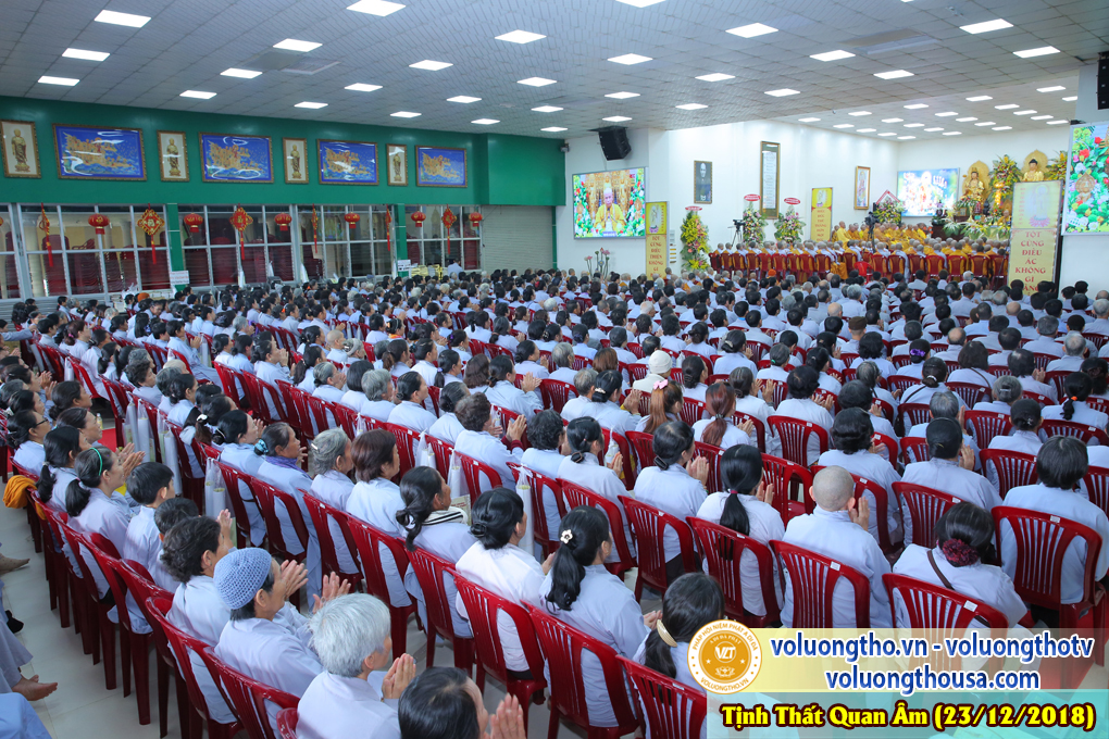 hinh-anh-le-via-duc-phat-a-di-da-tai-chua-quan-the-am-ngay-17-11-mau-tuat-chua-quan-the-am-duc-trong-lam-dong-2.jpg
