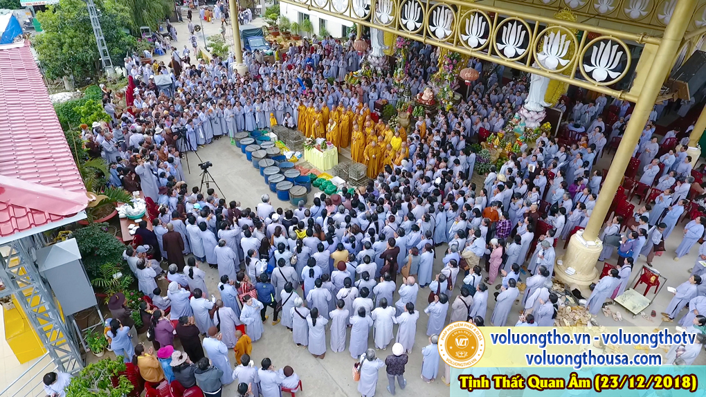 hinh-anh-le-via-duc-phat-a-di-da-tai-chua-quan-the-am-ngay-17-11-mau-tuat-chua-quan-the-am-duc-trong-lam-dong-43.jpg