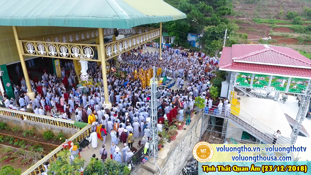 hinh-anh-le-via-duc-phat-a-di-da-tai-chua-quan-the-am-ngay-17-11-mau-tuat-chua-quan-the-am-duc-trong-lam-dong-44.jpg