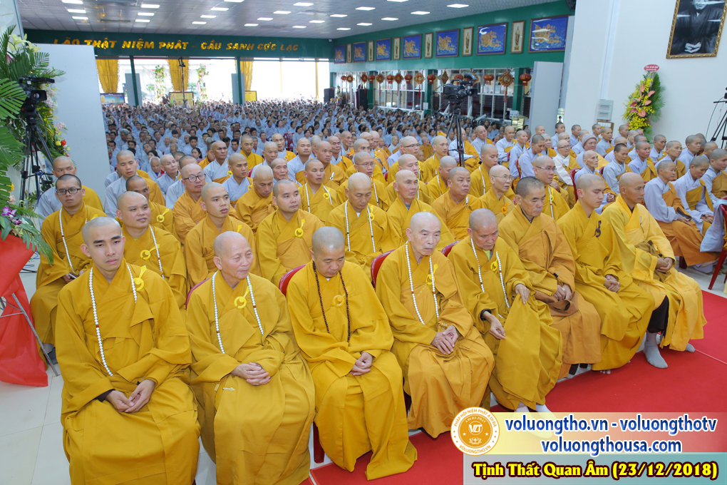 hinh-anh-le-via-duc-phat-a-di-da-tai-chua-quan-the-am-ngay-17-11-mau-tuat-chua-quan-the-am-duc-trong-lam-dong-8.jpg