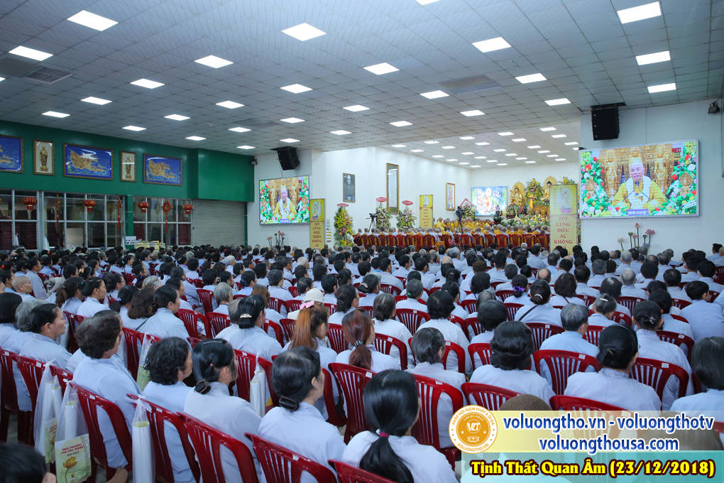 hinh-anh-le-via-duc-phat-a-di-da-tai-chua-quan-the-am-ngay-17-11-mau-tuat-chua-quan-the-am-duc-trong-lam-dong-9.jpg