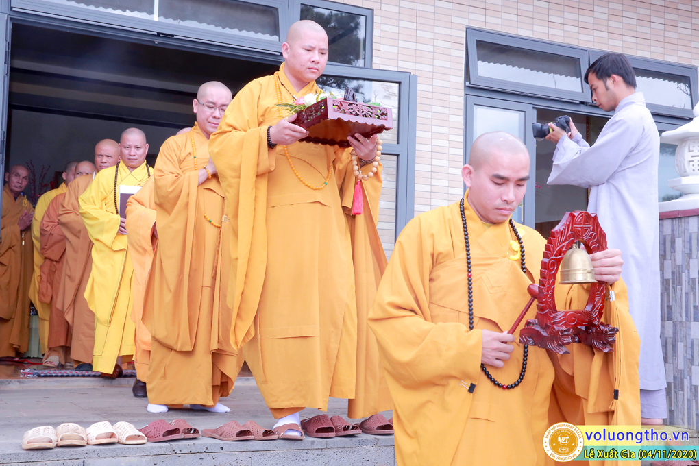 hinh-anh-le-xuat-gia-ngay-04-11-2020-19-09-canh-ty-chua-quan-the-am-duc-trong-lam-dong-10.jpg