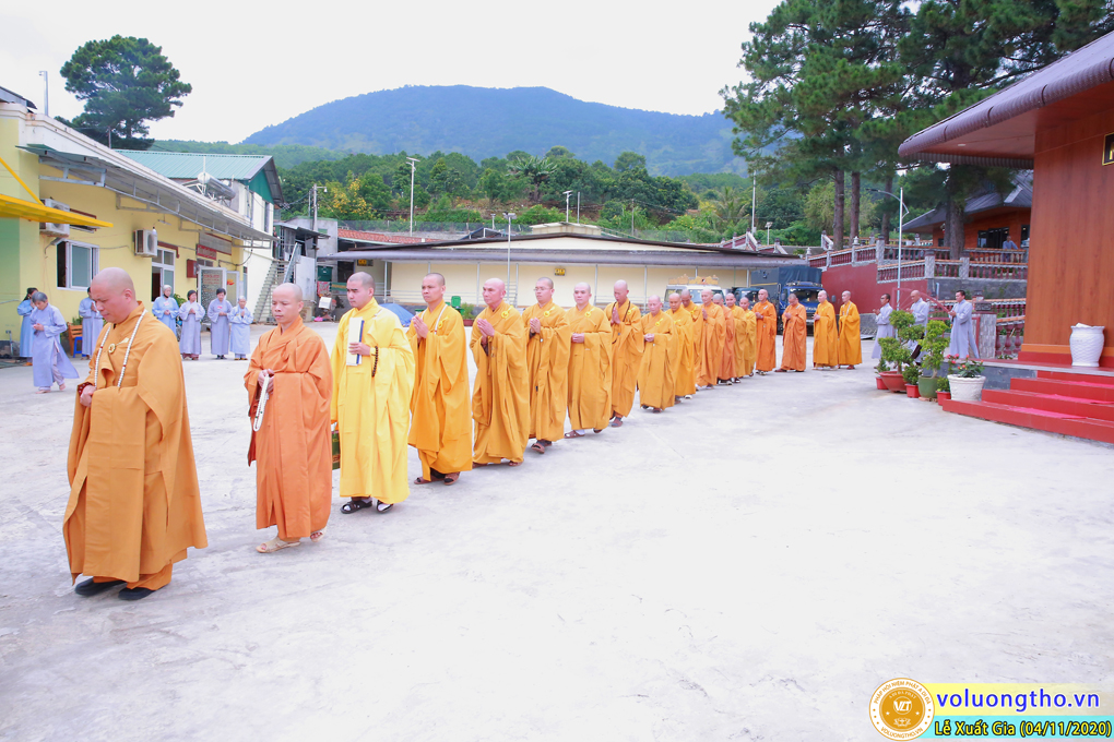 hinh-anh-le-xuat-gia-ngay-04-11-2020-19-09-canh-ty-chua-quan-the-am-duc-trong-lam-dong-11.jpg