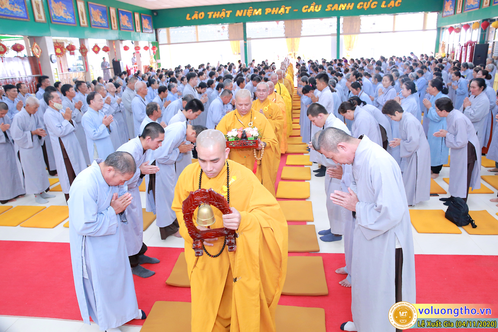 hinh-anh-le-xuat-gia-ngay-04-11-2020-19-09-canh-ty-chua-quan-the-am-duc-trong-lam-dong-13.jpg