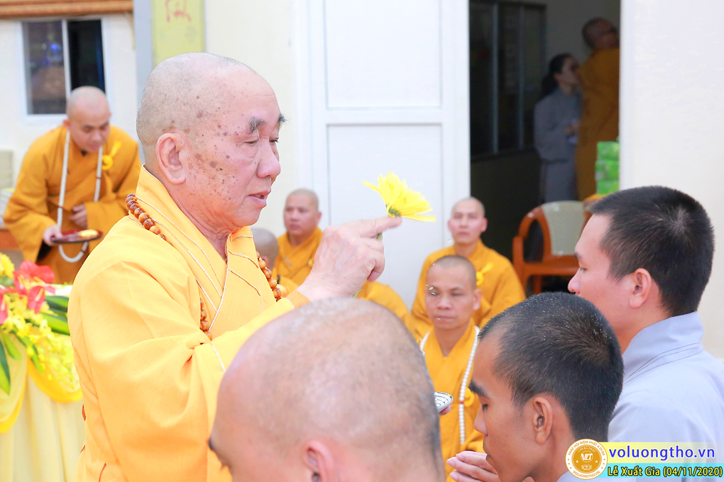hinh-anh-le-xuat-gia-ngay-04-11-2020-19-09-canh-ty-chua-quan-the-am-duc-trong-lam-dong-48.jpg