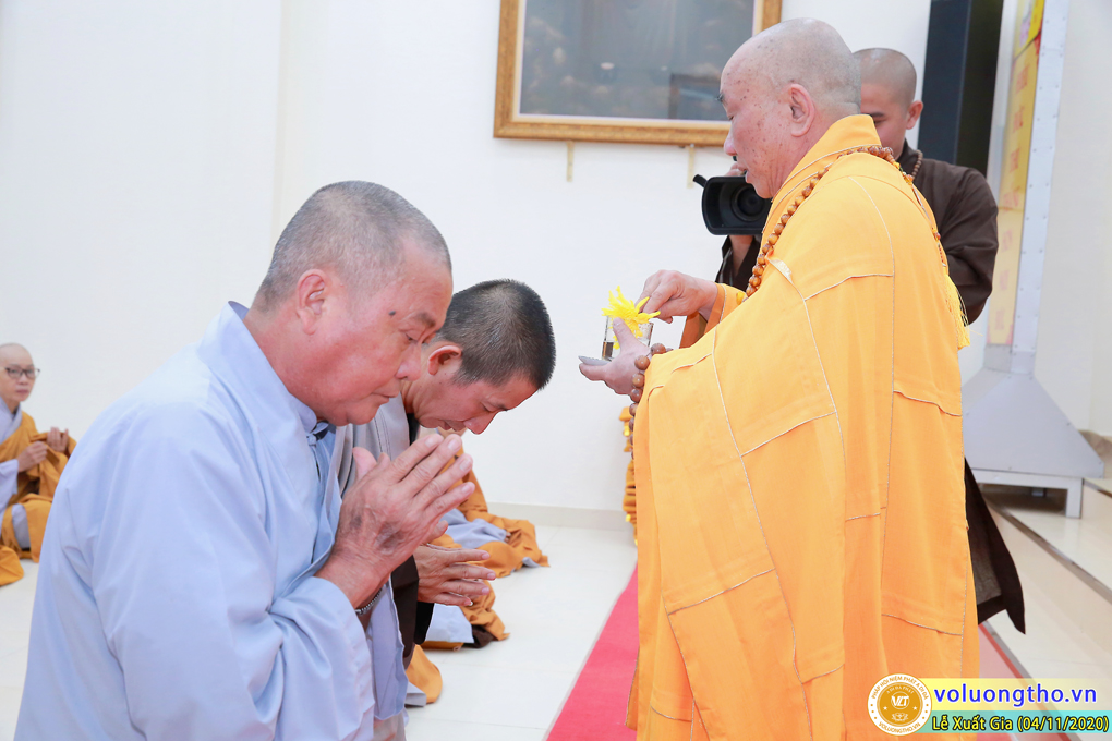hinh-anh-le-xuat-gia-ngay-04-11-2020-19-09-canh-ty-chua-quan-the-am-duc-trong-lam-dong-51.jpg