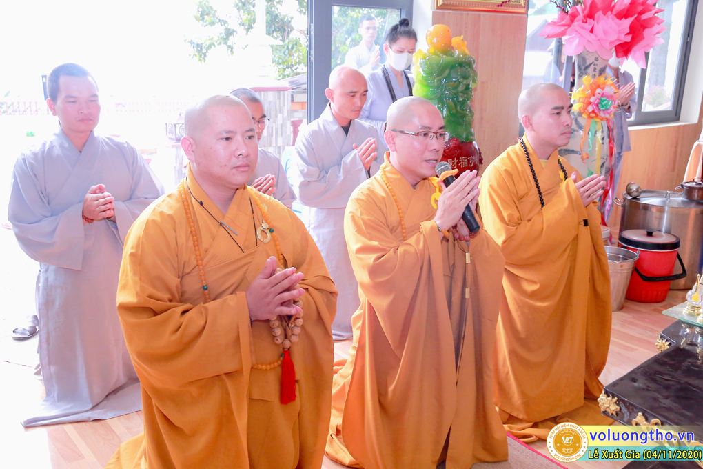 hinh-anh-le-xuat-gia-ngay-04-11-2020-19-09-canh-ty-chua-quan-the-am-duc-trong-lam-dong-6.jpg