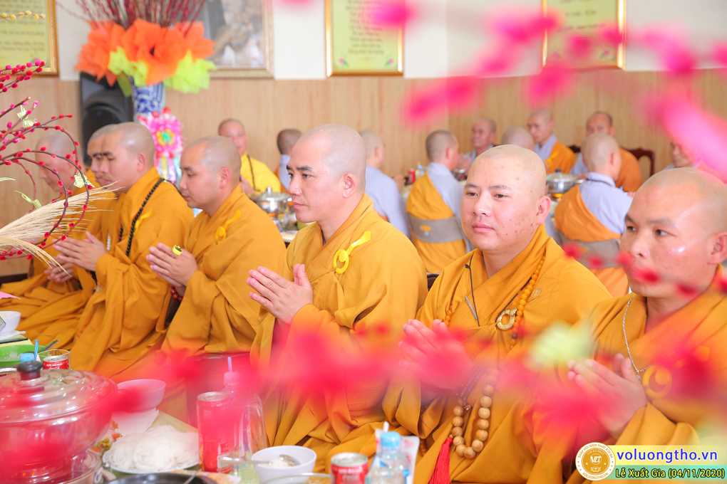 hinh-anh-le-xuat-gia-ngay-04-11-2020-19-09-canh-ty-chua-quan-the-am-duc-trong-lam-dong-75.jpg