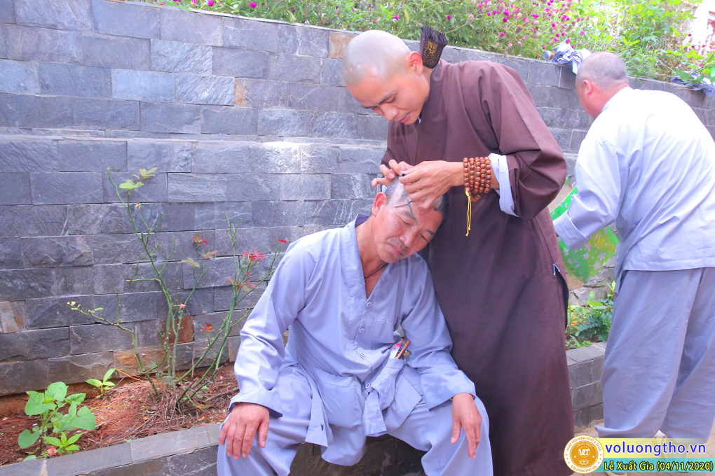 hinh-anh-le-xuat-gia-ngay-04-11-2020-19-09-canh-ty-chua-quan-the-am-duc-trong-lam-dong-77.jpg