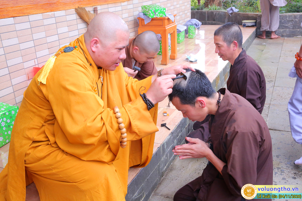 hinh-anh-le-xuat-gia-ngay-04-11-2020-19-09-canh-ty-chua-quan-the-am-duc-trong-lam-dong-78.jpg