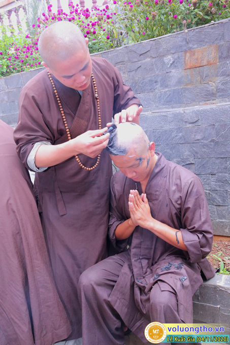 hinh-anh-le-xuat-gia-ngay-04-11-2020-19-09-canh-ty-chua-quan-the-am-duc-trong-lam-dong-79.jpg