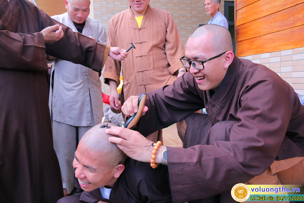 hinh-anh-le-xuat-gia-ngay-04-11-2020-19-09-canh-ty-chua-quan-the-am-duc-trong-lam-dong-80.jpg