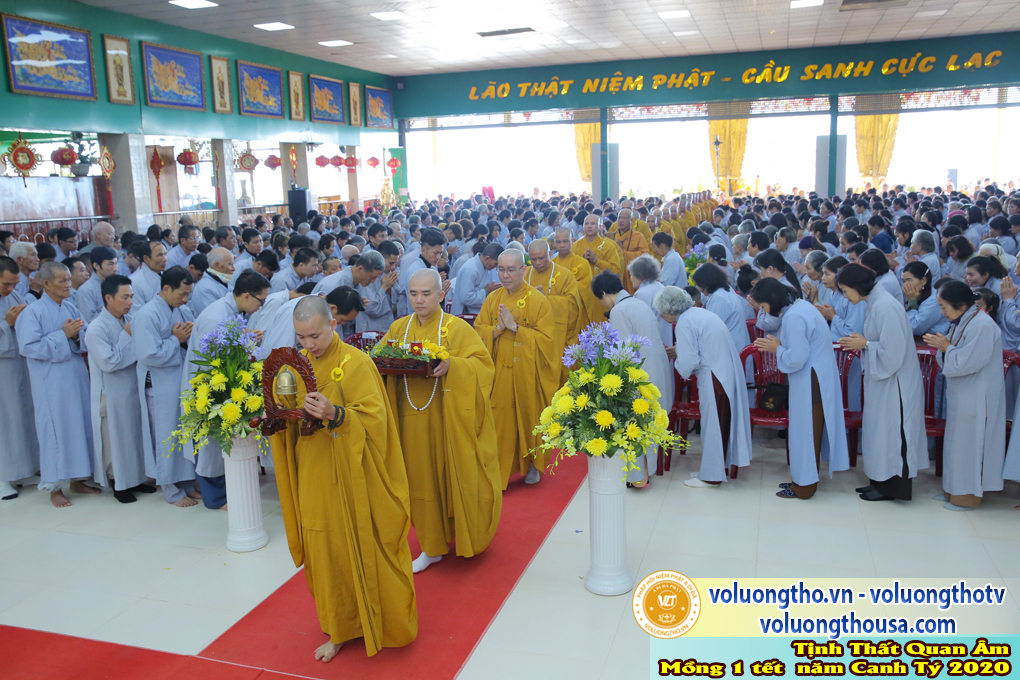 hinh-anh-mung-1-tet-canh-ty-2020-chua-quan-the-am-duc-trong-lam-dong-14.jpg