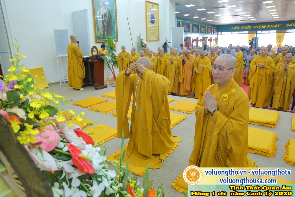 hinh-anh-mung-1-tet-canh-ty-2020-chua-quan-the-am-duc-trong-lam-dong-16.jpg
