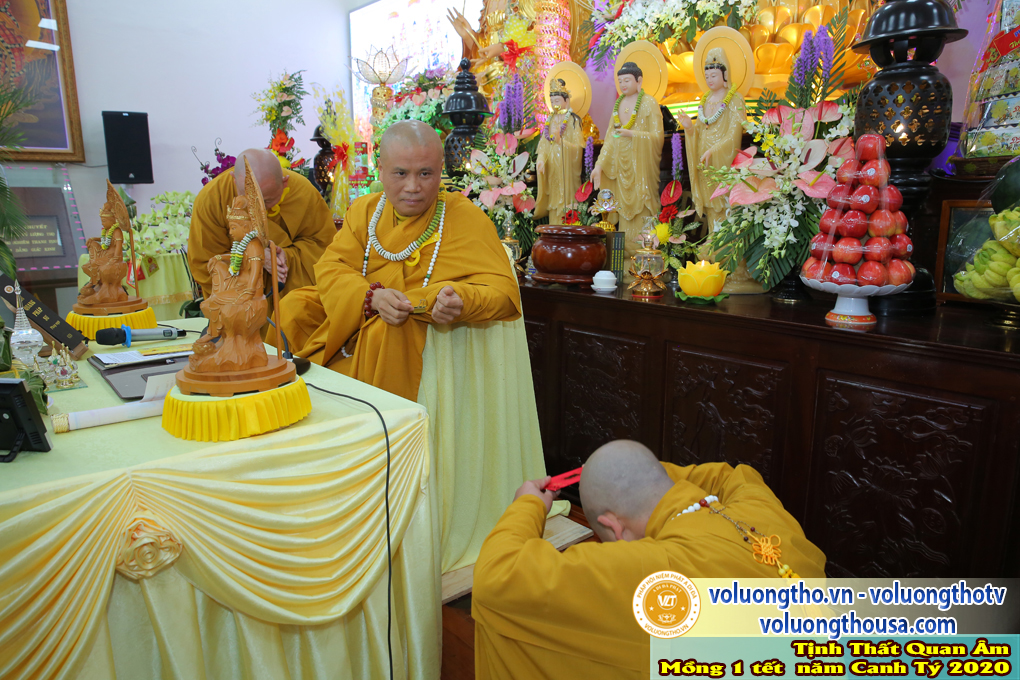 hinh-anh-mung-1-tet-canh-ty-2020-chua-quan-the-am-duc-trong-lam-dong-29.jpg