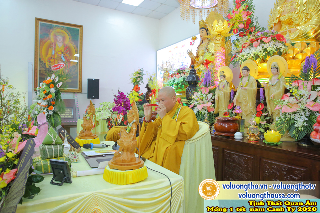 hinh-anh-mung-1-tet-canh-ty-2020-chua-quan-the-am-duc-trong-lam-dong-31.jpg