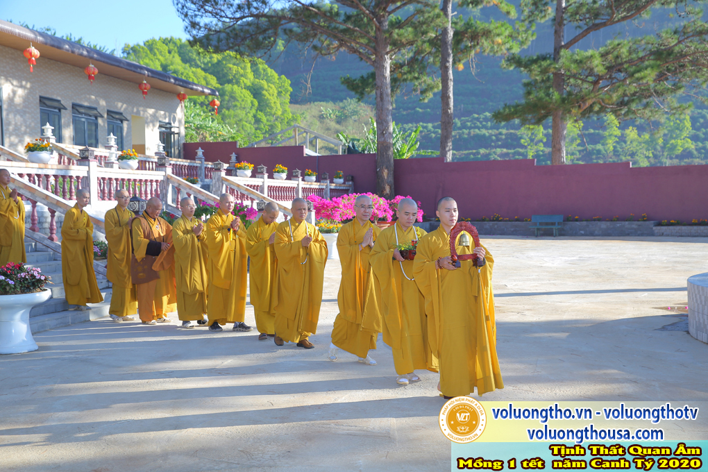 hinh-anh-mung-1-tet-canh-ty-2020-chua-quan-the-am-duc-trong-lam-dong-4.jpg