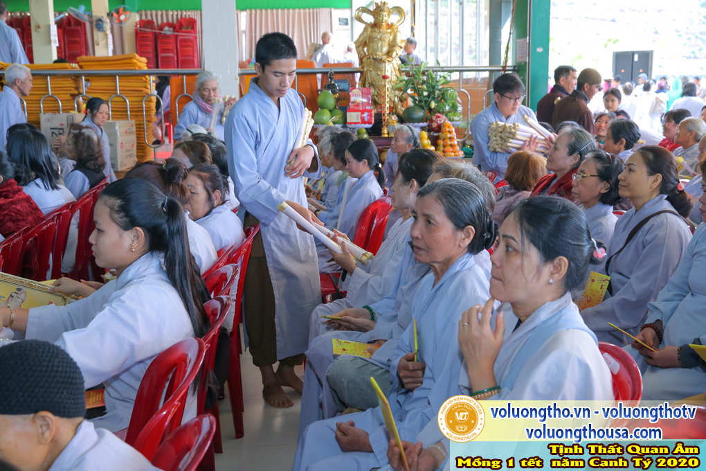 hinh-anh-mung-1-tet-canh-ty-2020-chua-quan-the-am-duc-trong-lam-dong-48.jpg