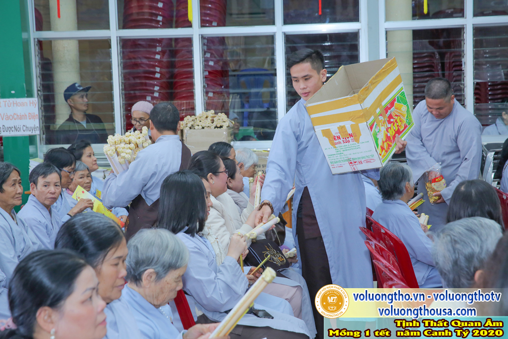 hinh-anh-mung-1-tet-canh-ty-2020-chua-quan-the-am-duc-trong-lam-dong-49.jpg
