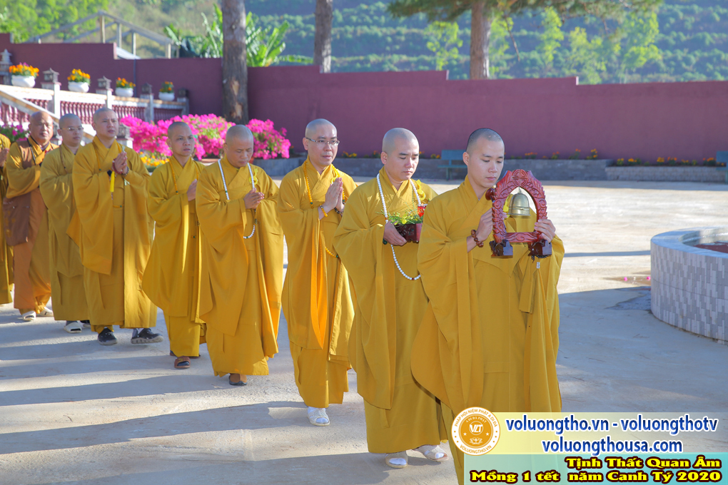 hinh-anh-mung-1-tet-canh-ty-2020-chua-quan-the-am-duc-trong-lam-dong-5.jpg