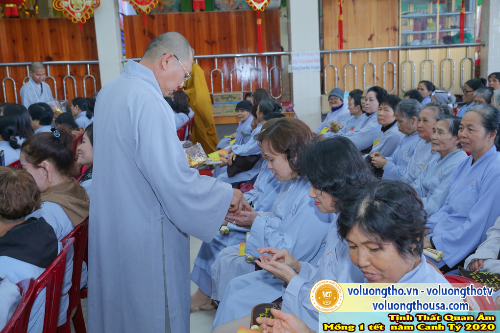 hinh-anh-mung-1-tet-canh-ty-2020-chua-quan-the-am-duc-trong-lam-dong-50.jpg