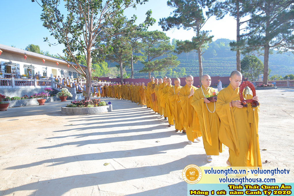 hinh-anh-mung-1-tet-canh-ty-2020-chua-quan-the-am-duc-trong-lam-dong-6.jpg