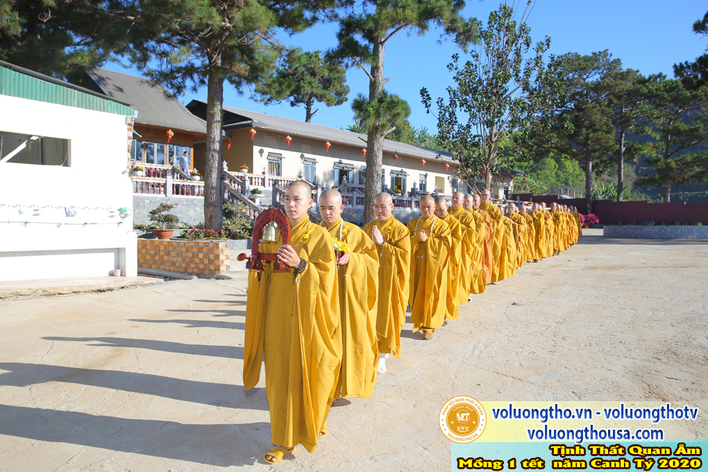 hinh-anh-mung-1-tet-canh-ty-2020-chua-quan-the-am-duc-trong-lam-dong-7.jpg