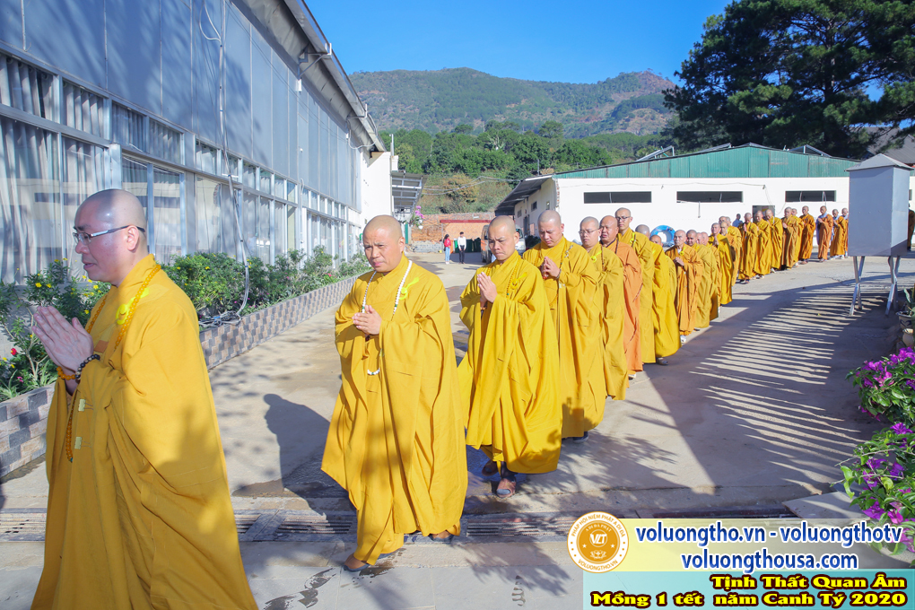 hinh-anh-mung-1-tet-canh-ty-2020-chua-quan-the-am-duc-trong-lam-dong-8.jpg