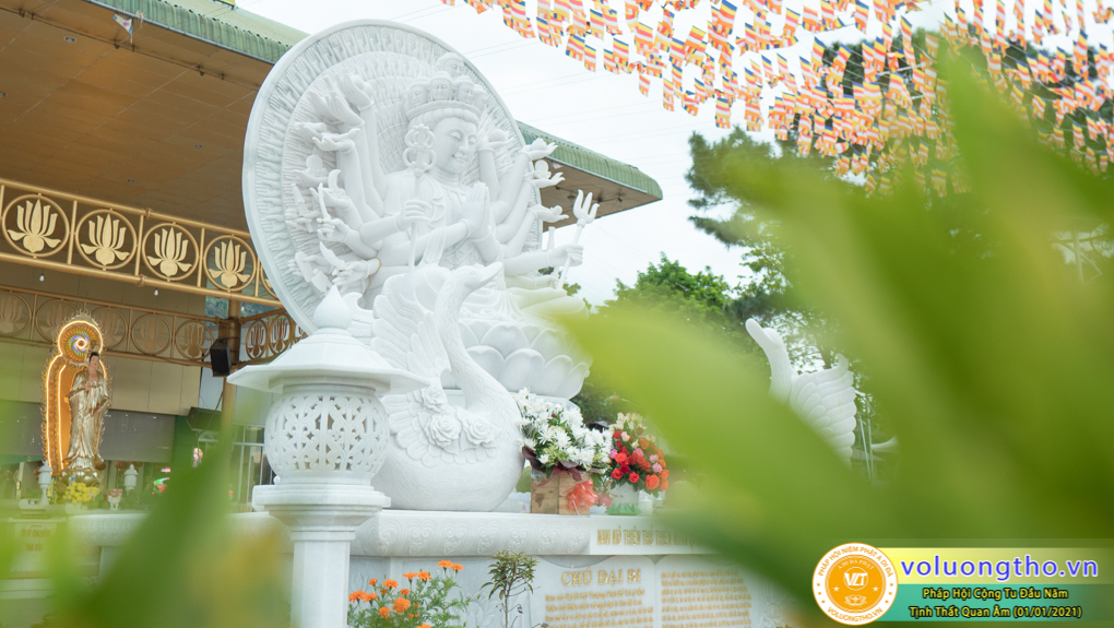 hinh-anh-phap-hoi-cong-tu-dau-nam-ngay-01-01-2021-chua-quan-the-am-duc-trong-lam-dong-3.jpg