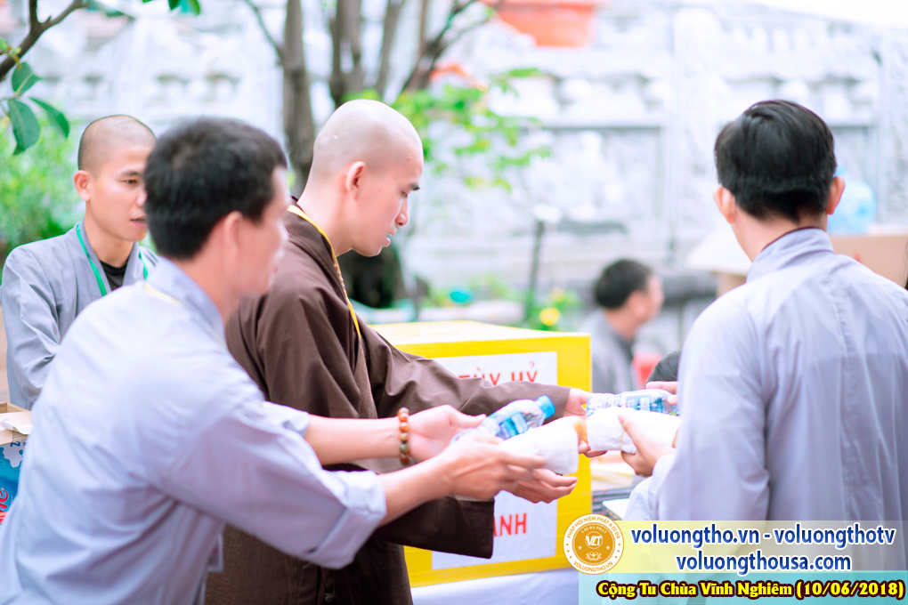 hinh-anh-phap-hoi-niem-phat-a-di-da-tai-to-dinh-vinh-nghiem-ngay-10-6-2018-chua-quan-the-am-duc-trong-lam-dong-14.jpg