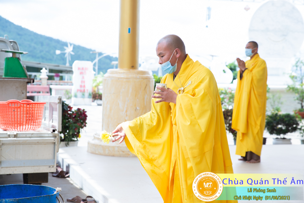 hinh-anh-phong-sanh-ngay-01-08-2021-chua-quan-the-am-duc-trong-lam-dong-11.jpg