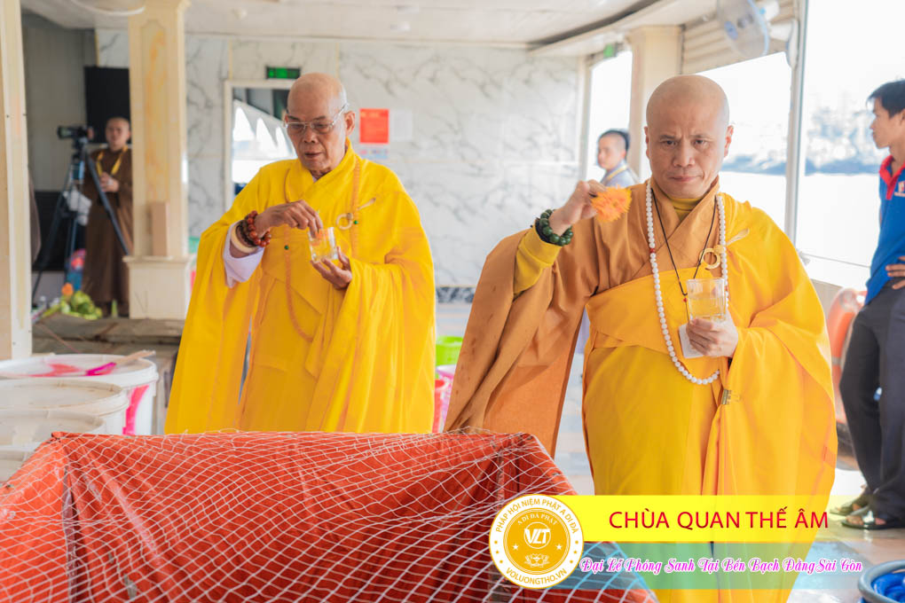 hinh-anh-phong-sanh-tai-ben-bach-dang-lan-3-ngay-22-10-2023-chua-quan-the-am-duc-trong-lam-dong-109.jpg