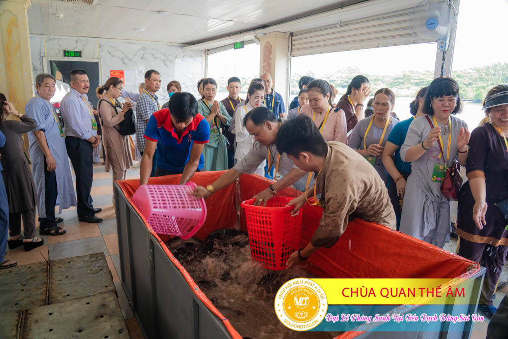 hinh-anh-phong-sanh-tai-ben-bach-dang-lan-3-ngay-22-10-2023-chua-quan-the-am-duc-trong-lam-dong-117.jpg