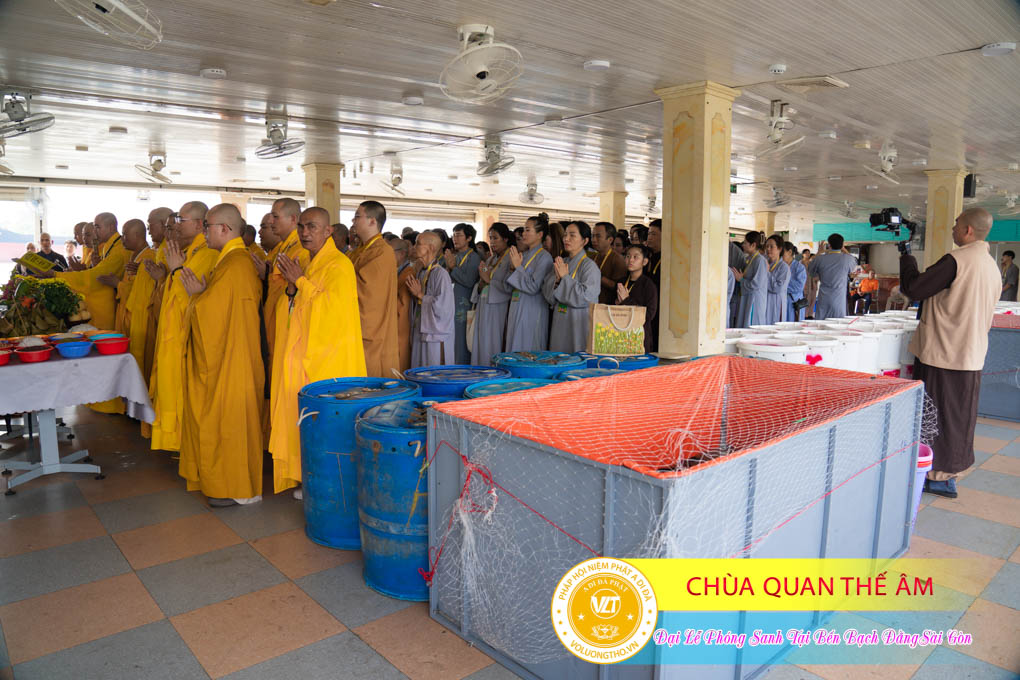 hinh-anh-phong-sanh-tai-ben-bach-dang-lan-4-ngay-10-12-2023-chua-quan-the-am-duc-trong-lam-dong-119.jpg