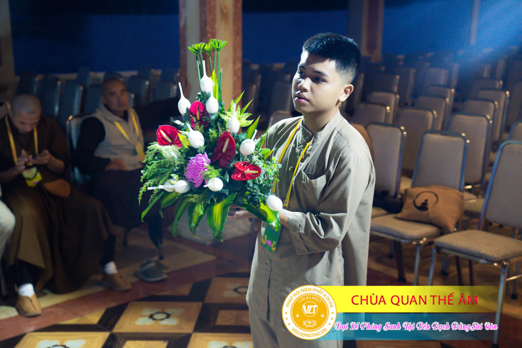 hinh-anh-phong-sanh-tai-ben-bach-dang-lan-4-ngay-10-12-2023-chua-quan-the-am-duc-trong-lam-dong-13.jpg