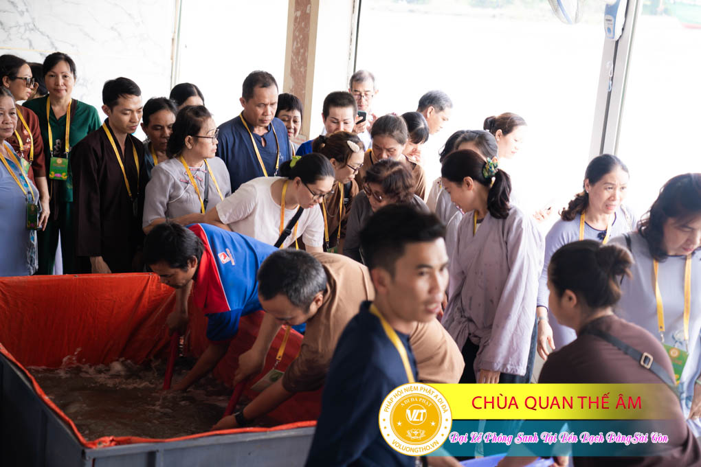hinh-anh-phong-sanh-tai-ben-bach-dang-lan-4-ngay-10-12-2023-chua-quan-the-am-duc-trong-lam-dong-142.jpg